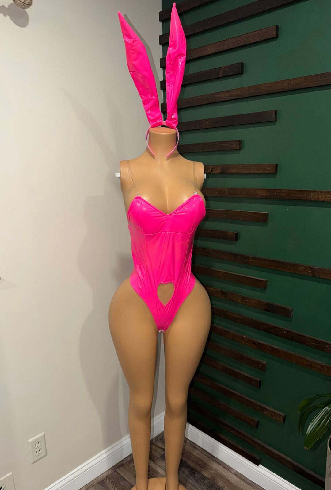 BOMBSHELL BUNNY